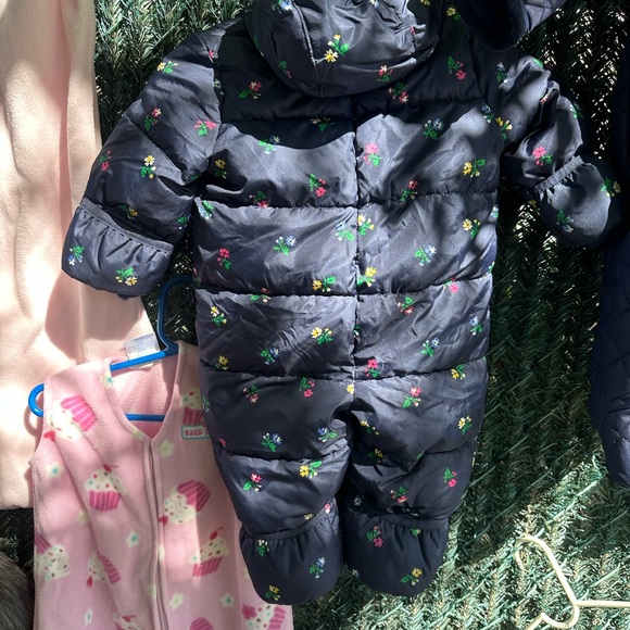 Infant Gap Snowsuit NWOT - Picture 3 of 3